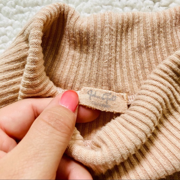 John Galt Ribbed Top - Picture 3 of 6